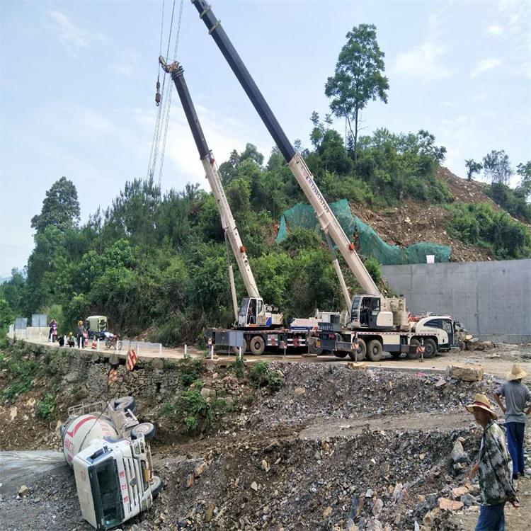 湖滨汽车掉沟里叫吊车救援要多少钱
